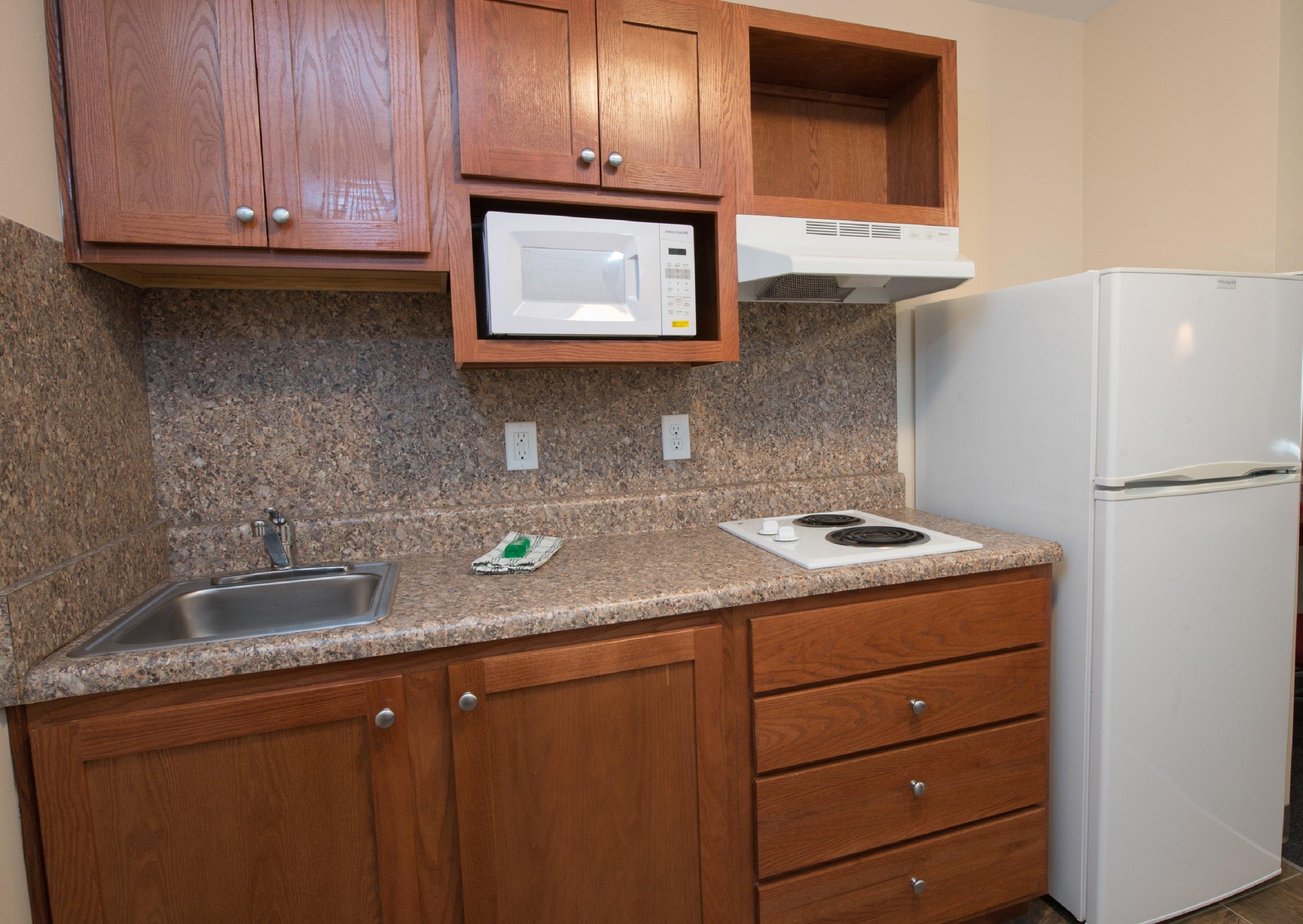 Red Roof Inn & Suites Dickinson Εξωτερικό φωτογραφία