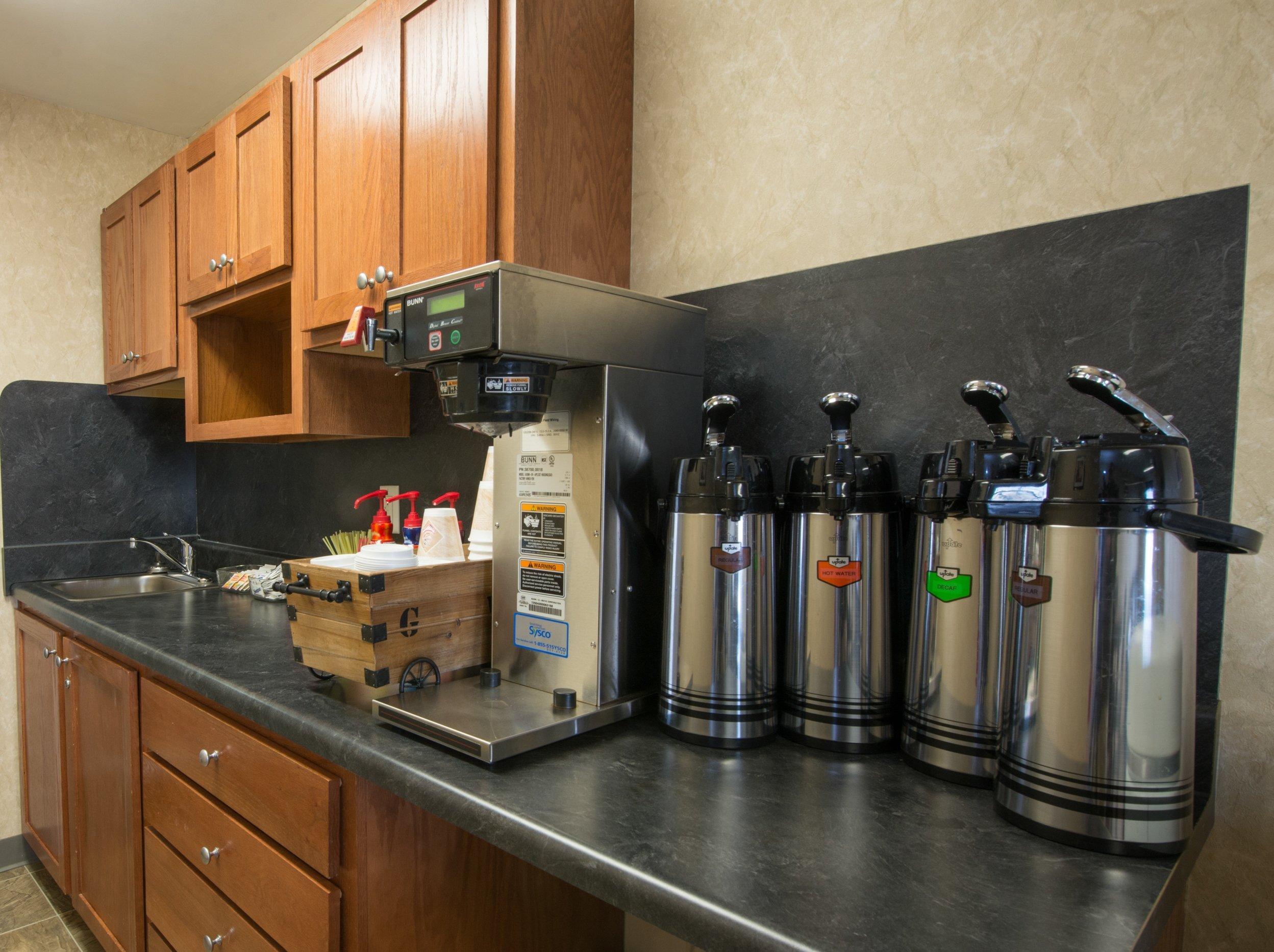 Red Roof Inn & Suites Dickinson Εξωτερικό φωτογραφία