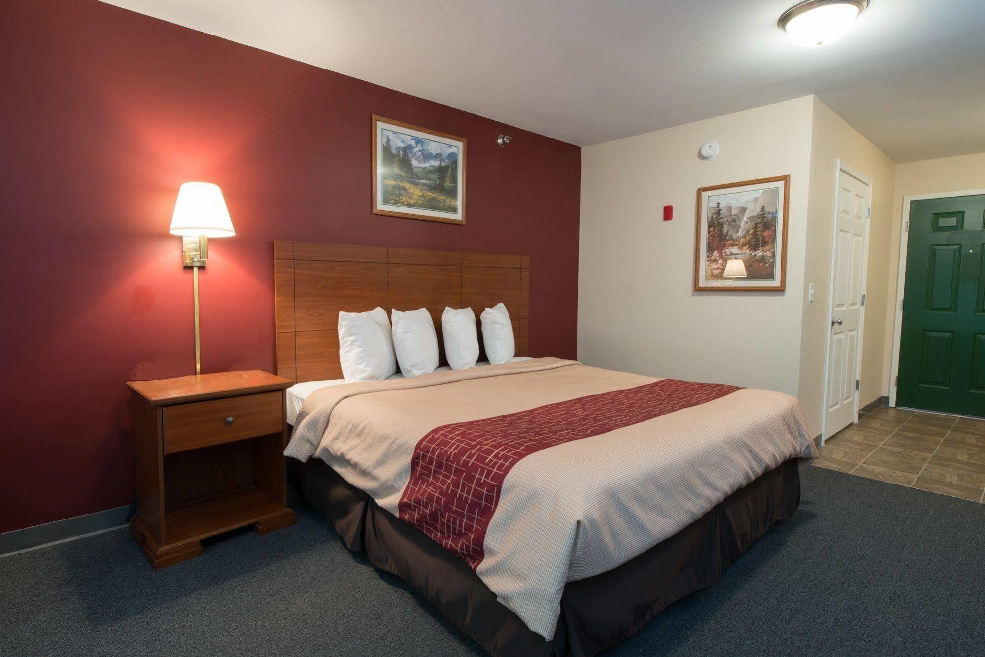 Red Roof Inn & Suites Dickinson Εξωτερικό φωτογραφία